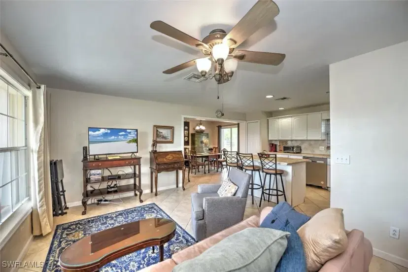 Picture of 725 Sesame Ct, Cape Coral FL 33904