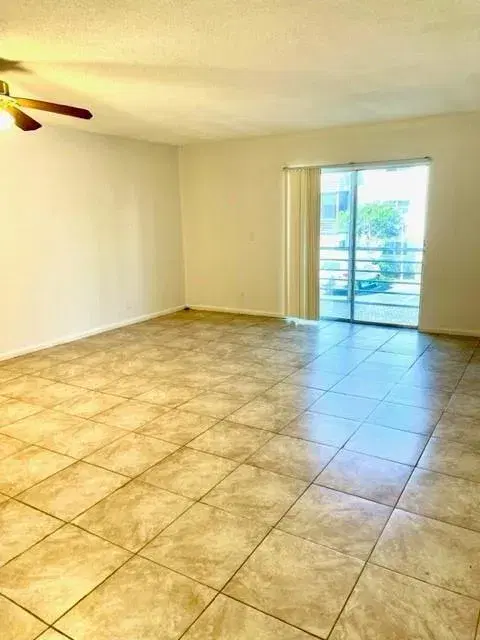Picture of 2061 NW 47Th Ter 210, Lauderhill FL 33313