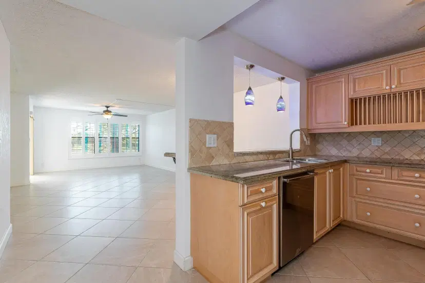 Picture of 2318 S Cypress Bend Dr 122, Pompano Beach FL 33069