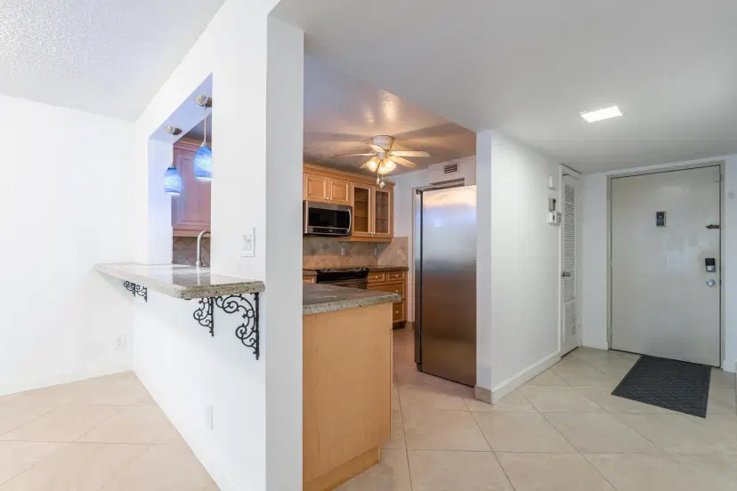 Picture of 2318 S Cypress Bend Dr 122, Pompano Beach FL 33069