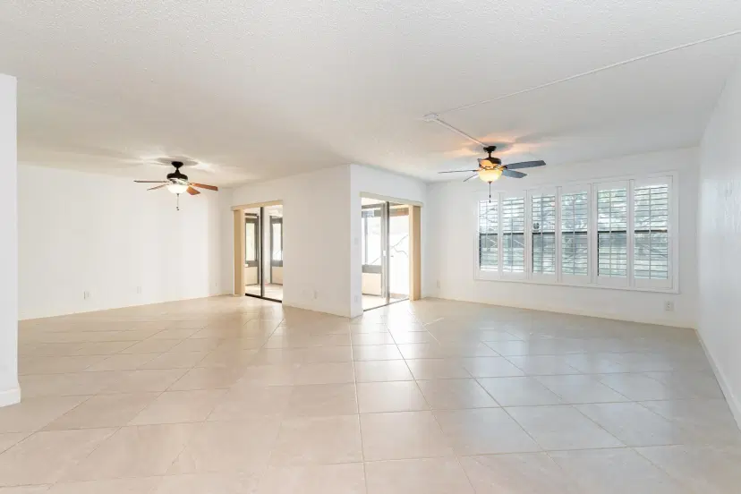 Picture of 2318 S Cypress Bend Dr 122, Pompano Beach FL 33069