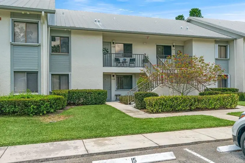Picture of 2071 NW 21St Terrace 5-109, Stuart FL 34994