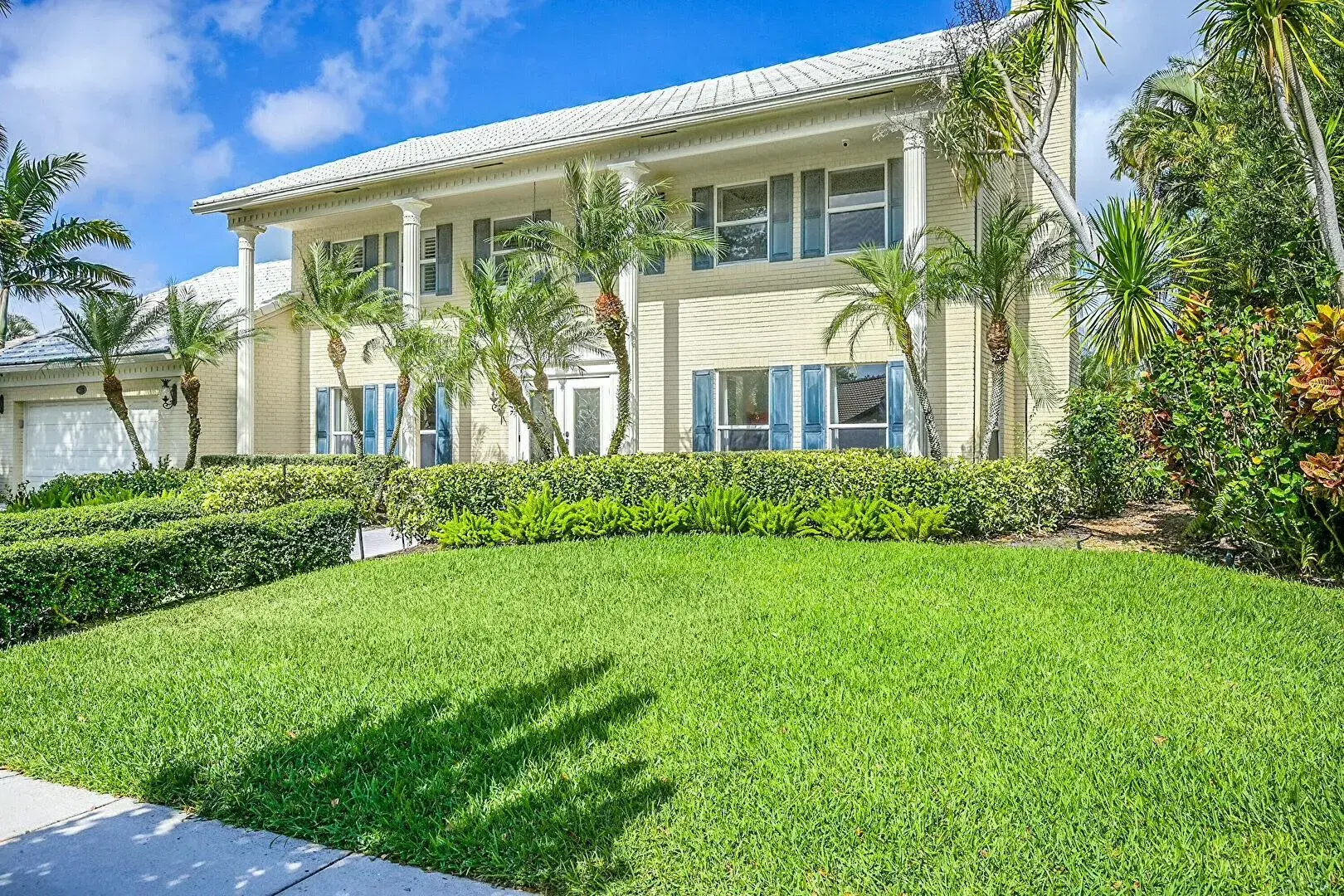 Picture of 435 Deer Creek Woodlake Lane, Deerfield Beach, FL 33442