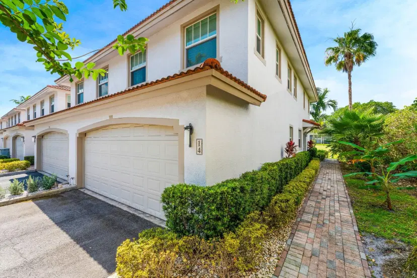 Picture of 4084 W Palm Aire Dr 14, Pompano Beach FL 33069
