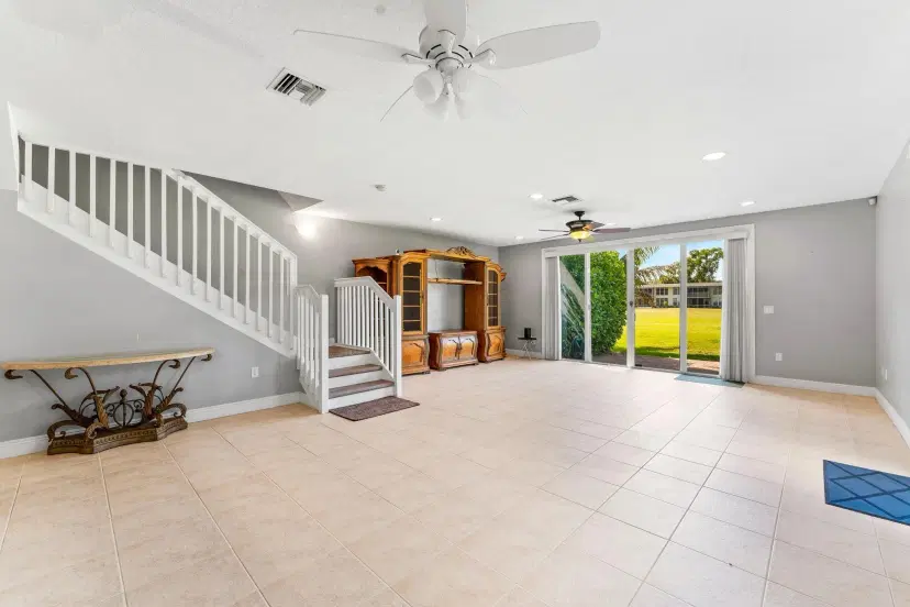 Picture of 4084 W Palm Aire Dr 14, Pompano Beach FL 33069