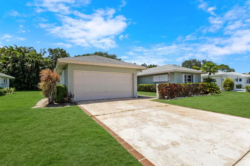 Picture of 10911 Green Trail Drive S, Boynton Beach FL 33436