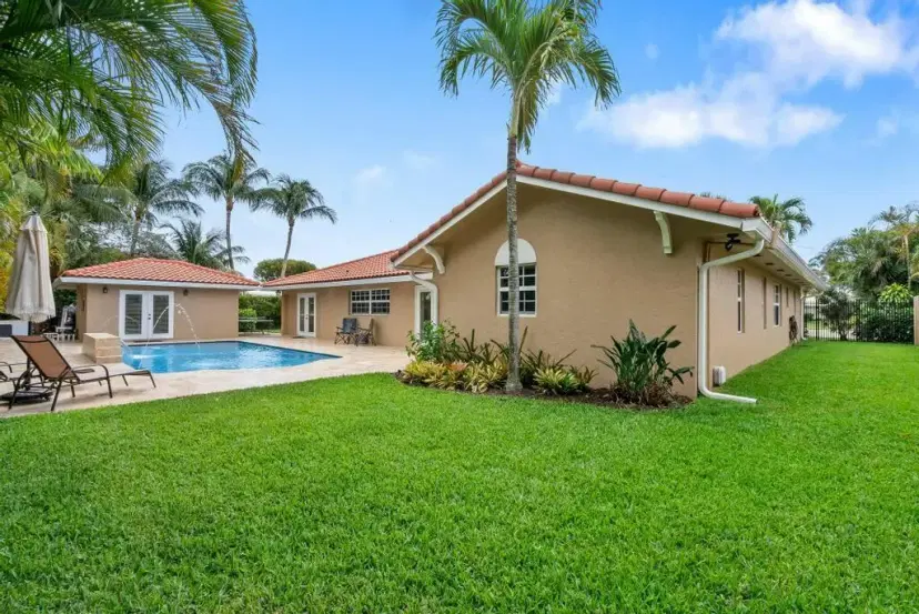 Picture of 815 Canary Walk, Gulfstream FL 33483