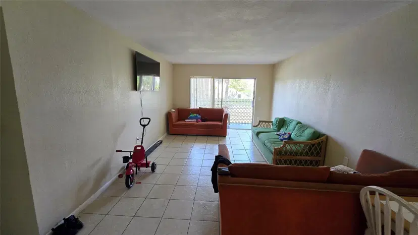 Picture of 3700 NW 21St St 206, Lauderdale Lakes FL 33311