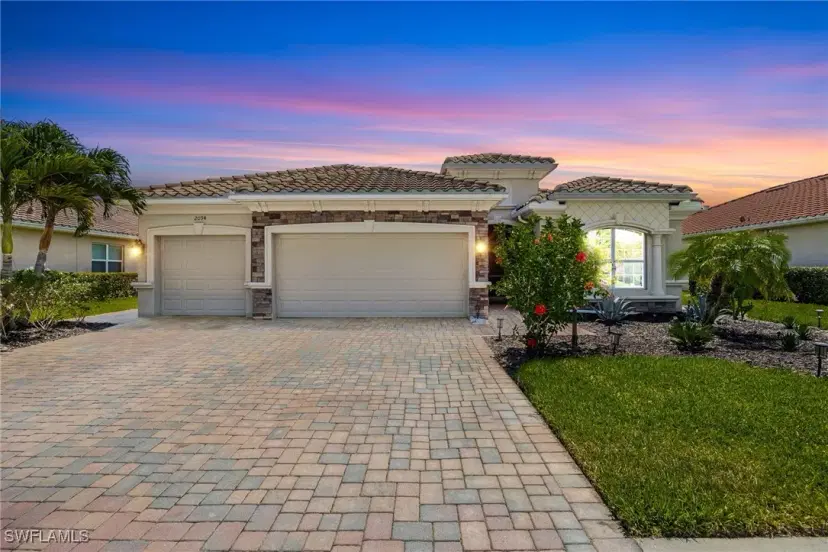 Picture of 2094 Satsuma Ln, Naples FL 34120