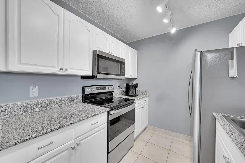 Picture of 1625 Meadows Circle W, Boynton Beach FL 33436