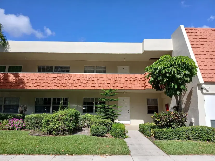 Picture of 907 Cypress Ter 104, Pompano Beach FL 33069