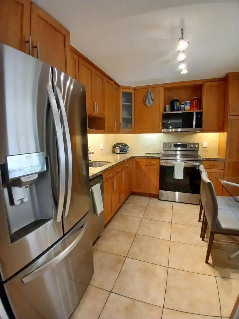 Picture of 907 Cypress Ter 104, Pompano Beach FL 33069