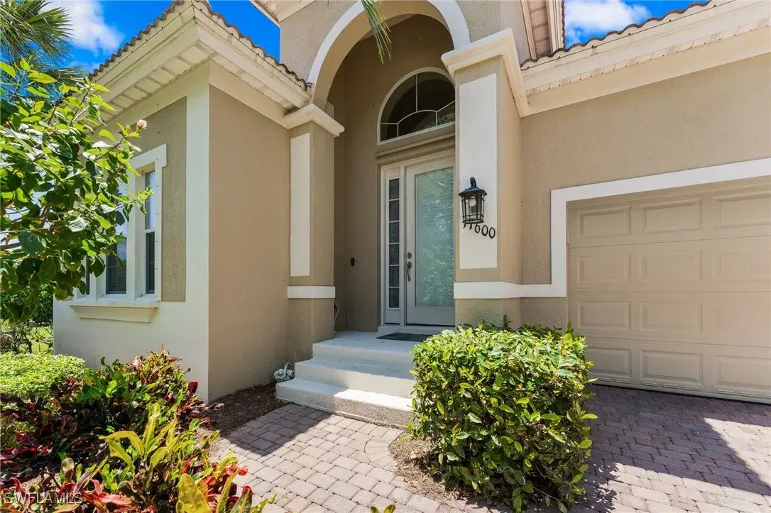 Picture of 17600 Old Harmony Dr, Fort Myers, FL 33908
