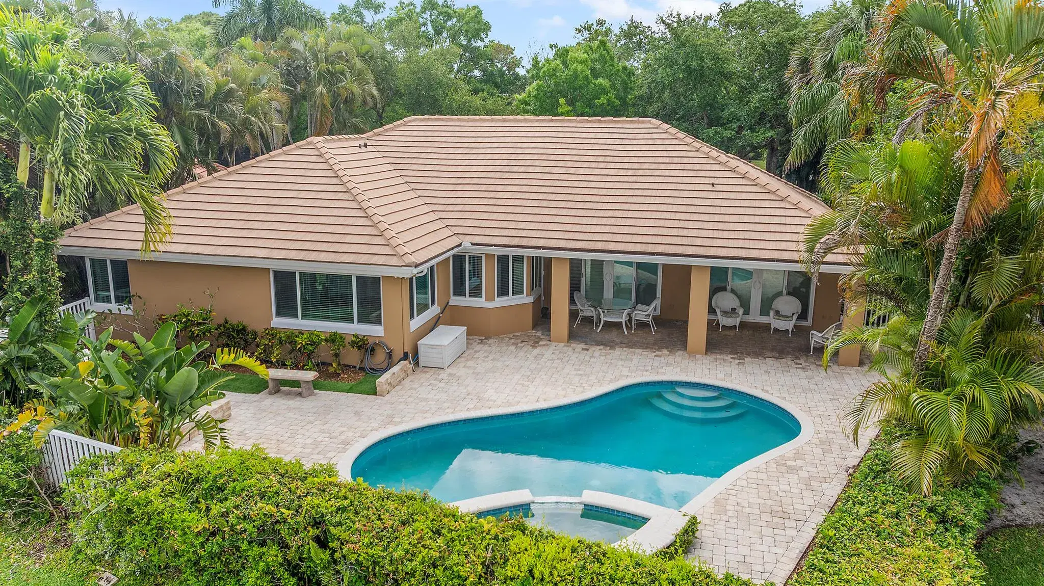 Picture of 18475 Lake Bend Drive, Jupiter, FL 33458