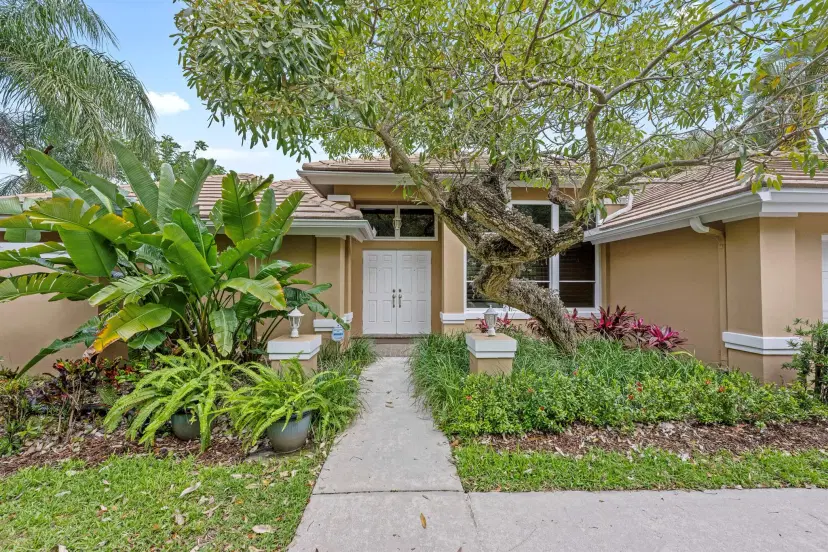 Picture of 18475 Lake Bend Drive, Jupiter FL 33458