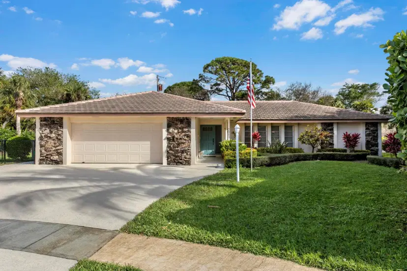 Picture of 2063 Ascott Circle, North Palm Beach FL 33408