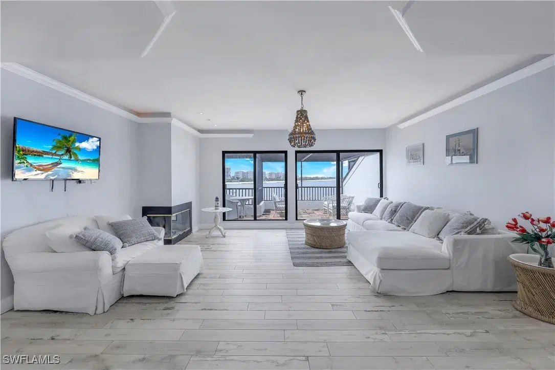 Picture of 410 La Peninsula Blvd 410, Naples, FL 34113