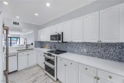 Picture of 410 La Peninsula Blvd 410, Naples, FL 34113