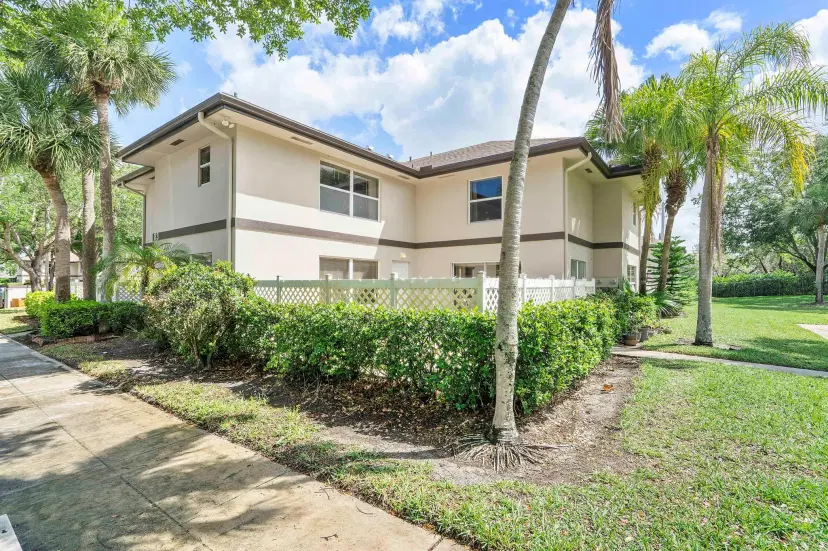 Picture of 3 Amherst Court C, Royal Palm Beach FL 33411