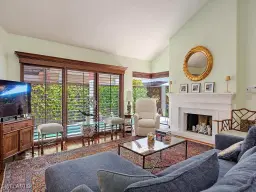 Picture of 515 Bay Villas Ln, Naples, FL 34108