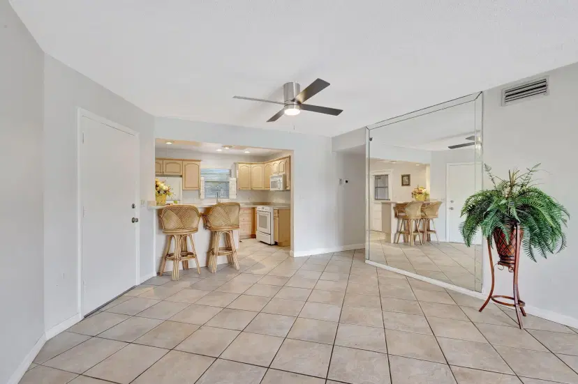 Picture of 10821 N Military Trail 7, Palm Beach Gardens FL 33410