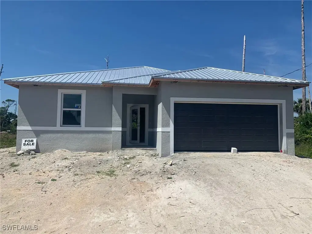 Picture of 9023 E Justice Cir, Labelle, FL 33935