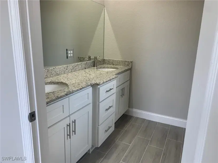 Picture of 9023 E Justice Cir, Labelle FL 33935