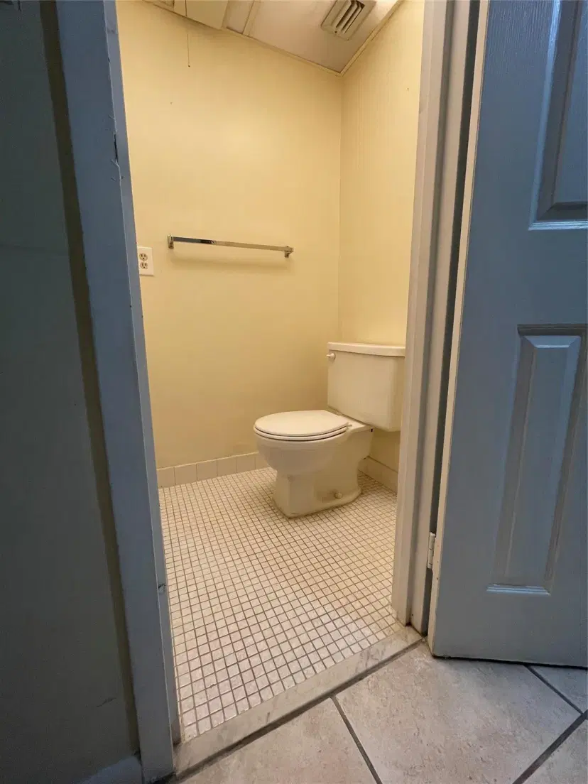 Picture of 2840 Somerset Dr 212M, Lauderdale Lakes FL 33311