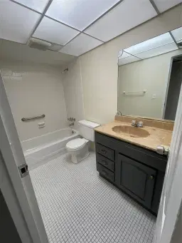 Picture of 2840 Somerset Dr 212M, Lauderdale Lakes, FL 33311
