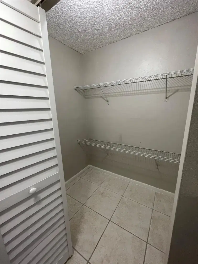 Picture of 2840 Somerset Dr 212M, Lauderdale Lakes FL 33311