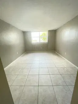 Picture of 2840 Somerset Dr 212M, Lauderdale Lakes, FL 33311