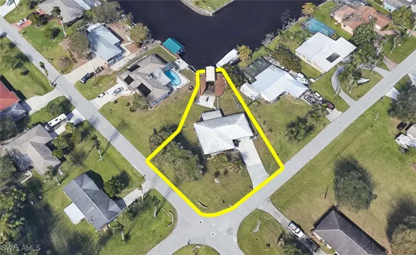 Picture of 303 Georgia Ave, Fort Myers FL 33905