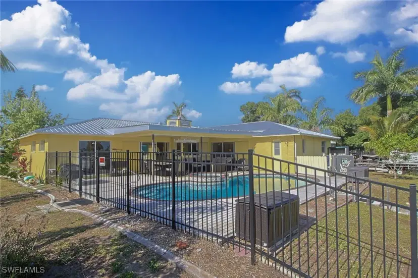 Picture of 147 Coral Dr, Fort Myers FL 33905