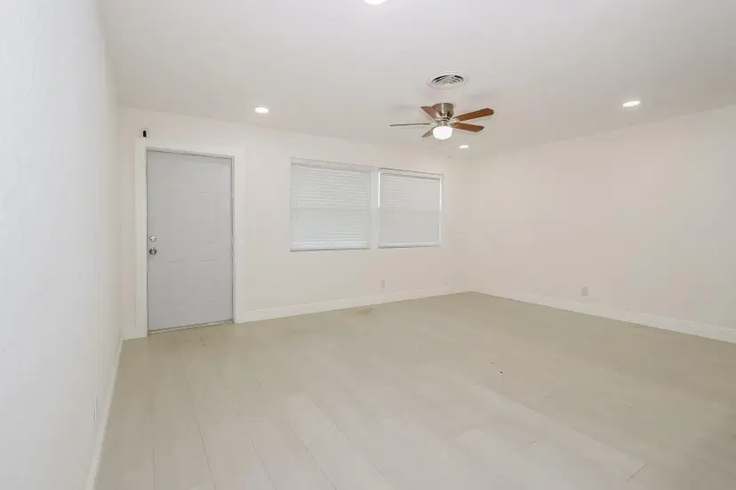 Picture of 715 SW 2Nd St, Boynton Beach FL 33435