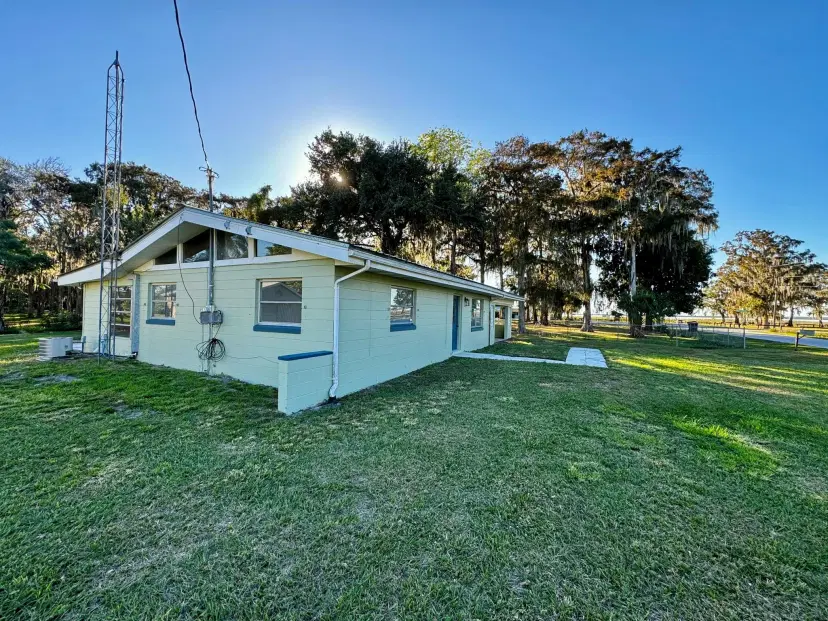 Picture of 2025 Lake Boulevard, Lorida FL 33857