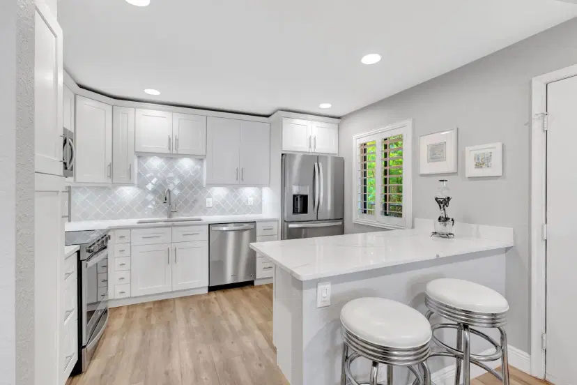 Picture of 1202 S Lake Drive 404, Lantana FL 33462