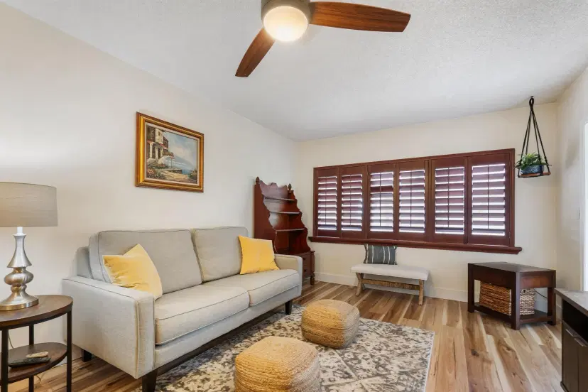 Picture of 400 NE 20Th Street D303, Boca Raton FL 33431