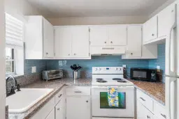 Picture of 400 NE 20Th Street D303, Boca Raton, FL 33431