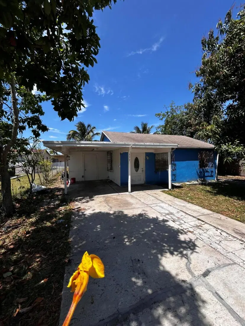 Picture of 337 W Sagamore Avenue, Clewiston FL 33440