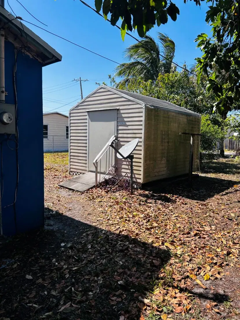 Picture of 337 W Sagamore Avenue, Clewiston FL 33440