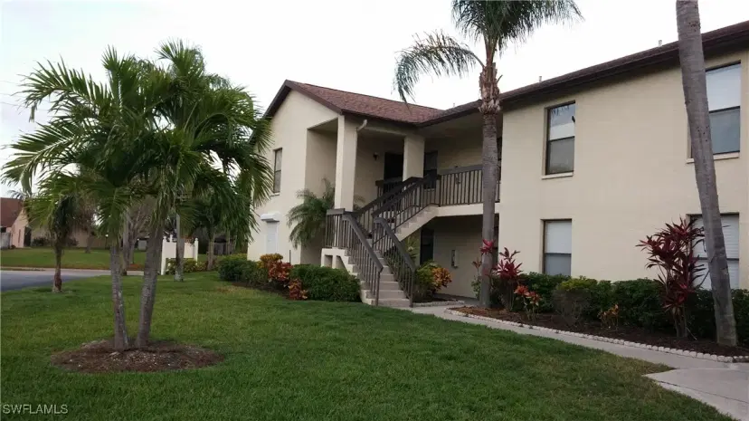 Picture of 9265 Lake Park Dr 201, Fort Myers FL 33919