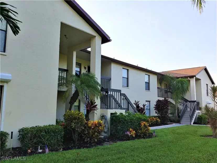 Picture of 9265 Lake Park Dr 201, Fort Myers FL 33919
