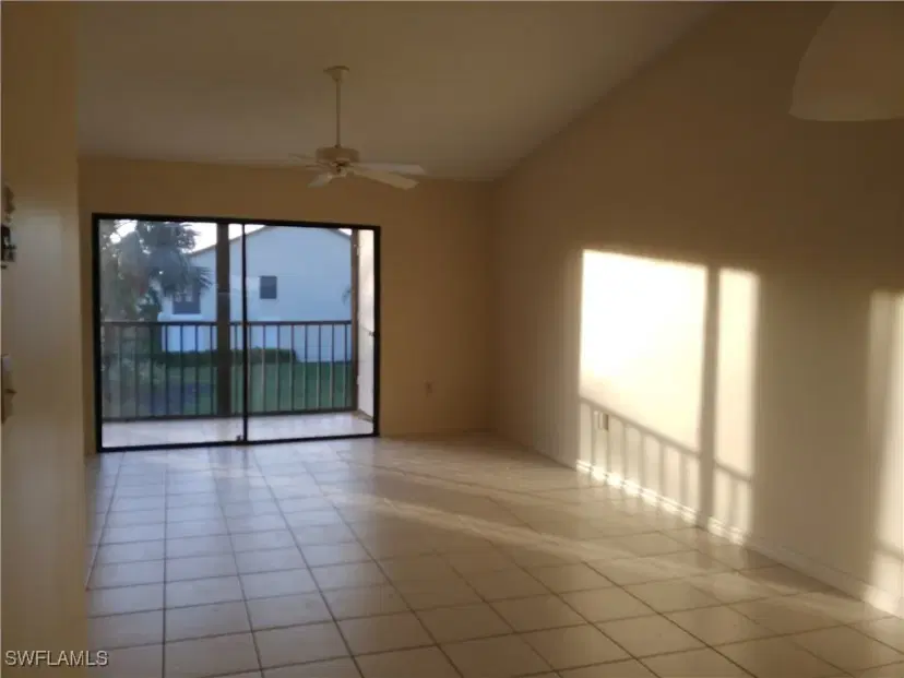 Picture of 9265 Lake Park Dr 201, Fort Myers FL 33919