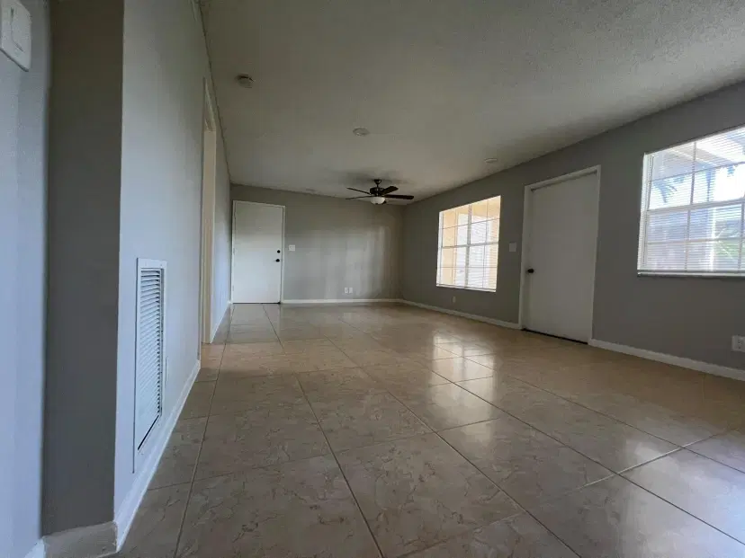 Picture of 317 SE 11Th Ave D, Pompano Beach FL 33060