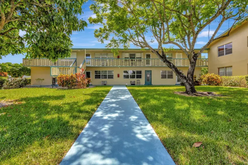 Picture of 110 Dorchester E, West Palm Beach FL 33417