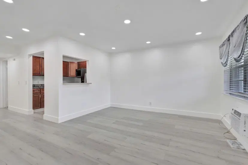 Picture of 110 Dorchester E, West Palm Beach FL 33417