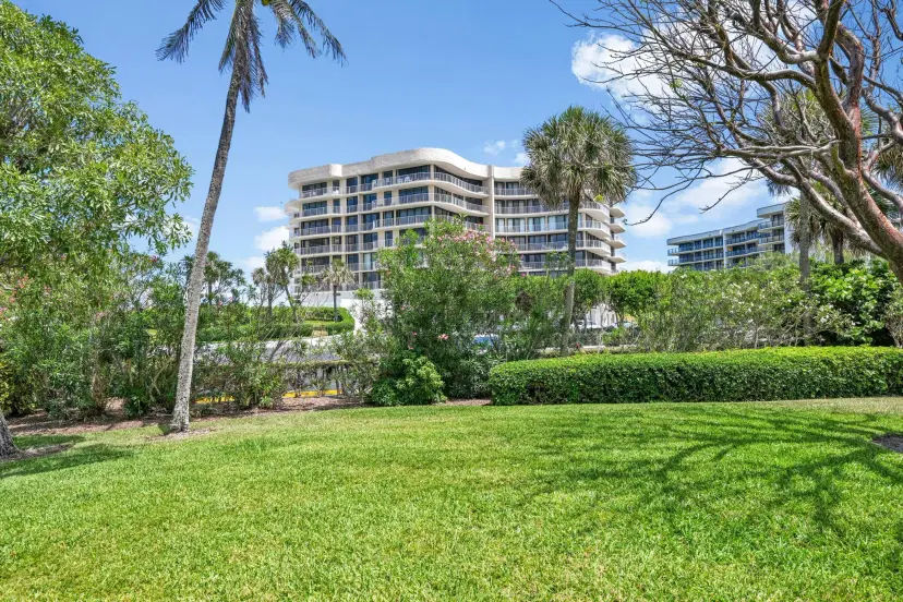 Picture of 3400 S Ocean Boulevard 4Fii, Palm Beach FL 33480