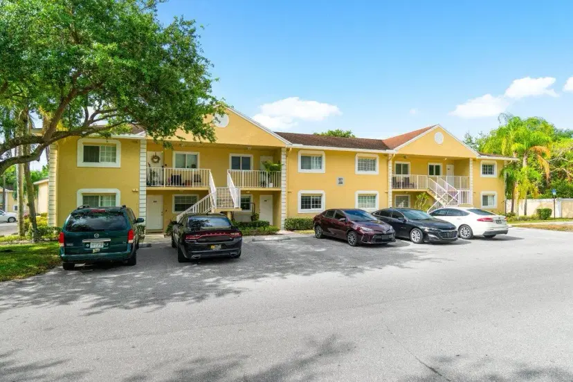 Picture of 202 Palm Beach Trace Drive 202, Royal Palm Beach FL 33411