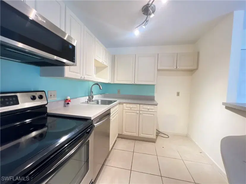 Picture of 8080 S Woods Cir 11, Fort Myers FL 33919