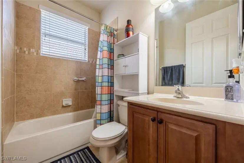 Picture of 11268 Sparkleberry Dr, Fort Myers FL 33913